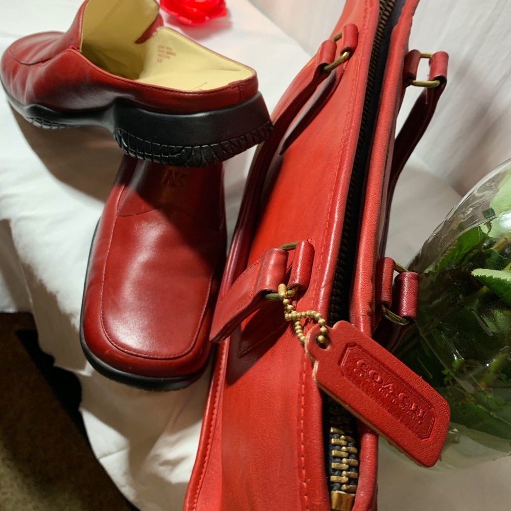 COACH Clutch Bag in Candy Apple Red - Picture 6 of 8